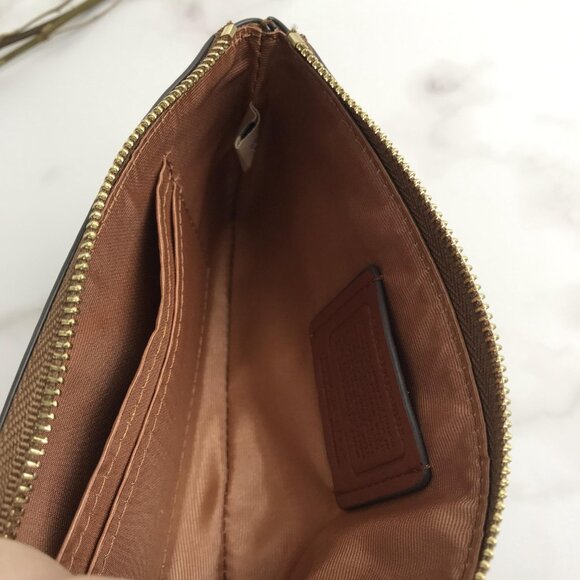 NWT Coach X Peanuts Corner Zip Wristlet Wallet With Snoopy & Woodstock - Picture 7 of 10